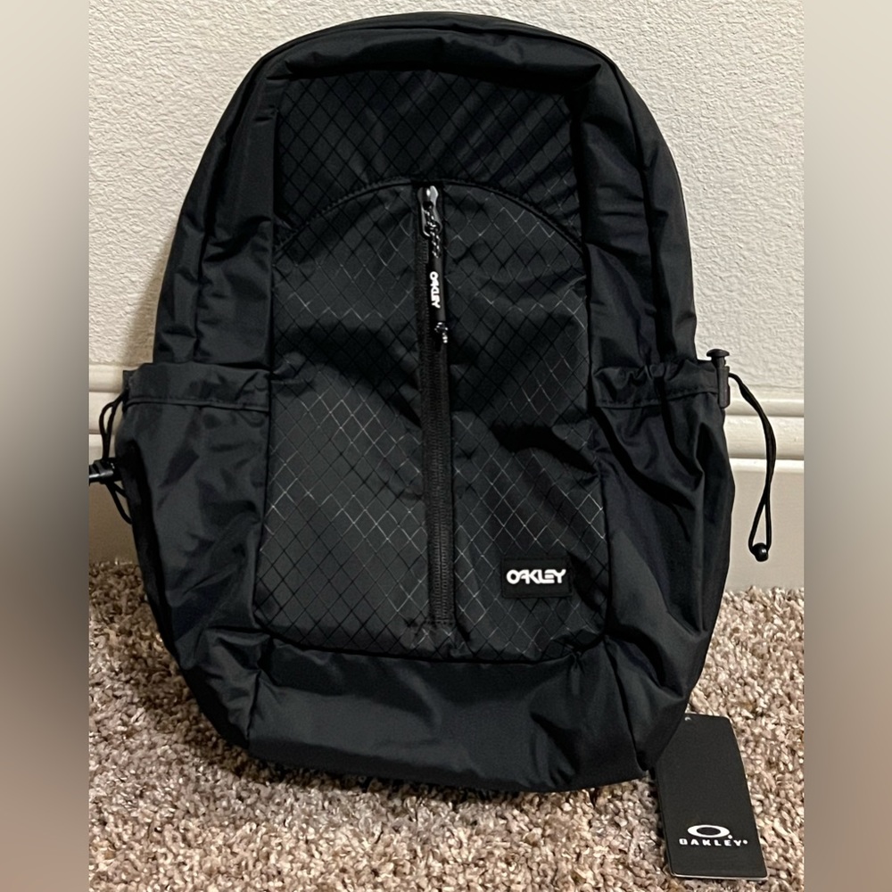 Oakley Voyager crossbody sling bag